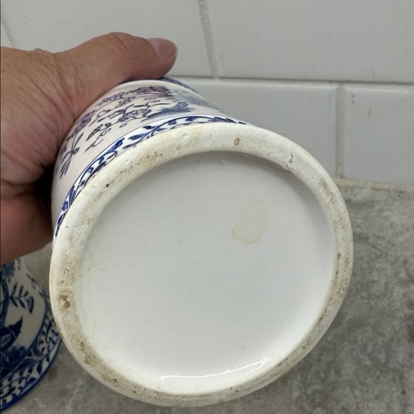 Vintage Blue & White ceramic Blue Onion pattern Canister Set 10.5, 9.5, 6.5 inch - Picture 9 of 9